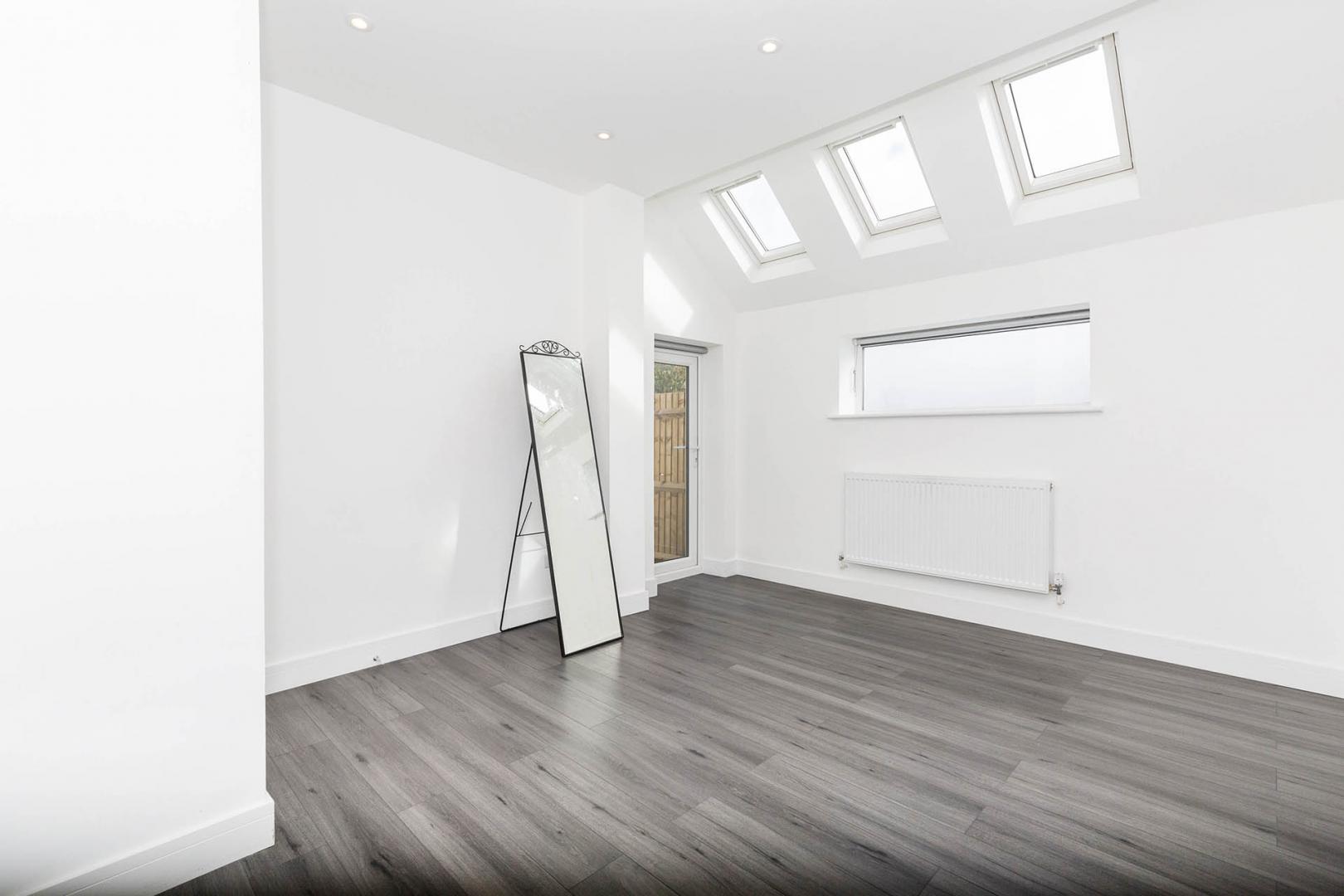 Renovated Garden apartment with private parking Anson Road, Willesden Green